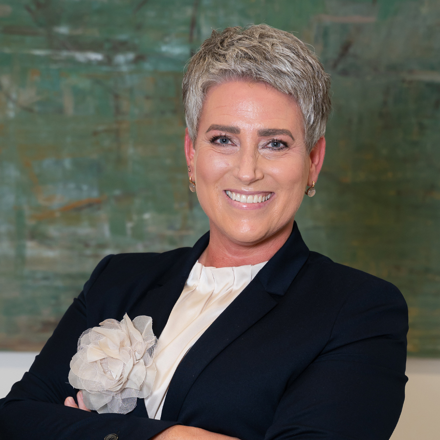 Dina HOESELE